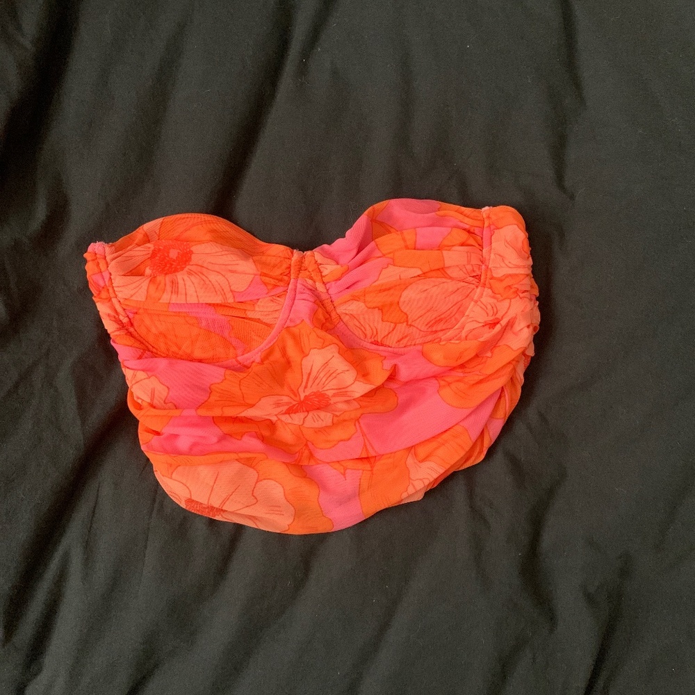 Strapless crop top